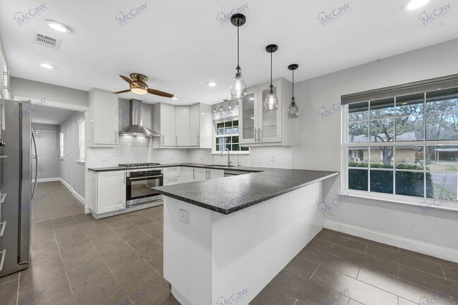 Building Photo - 709 Cimarron Trail