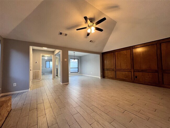 Building Photo - 7918 Midland Forest Dr