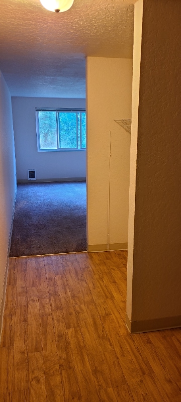 Building Photo - 1625 Kent Des Moines Rd