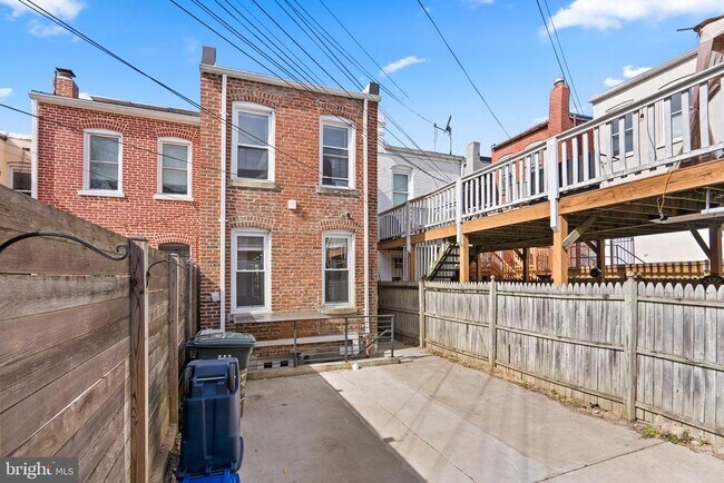 Building Photo - 1641 4th St NW