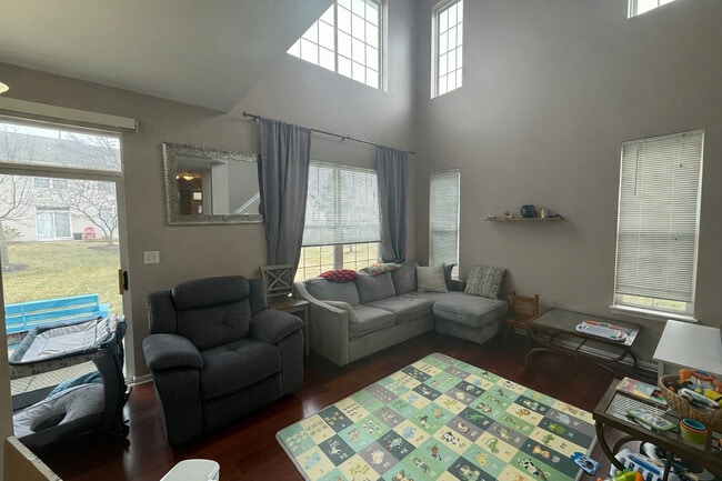 Building Photo - 2914 Rutland Cir