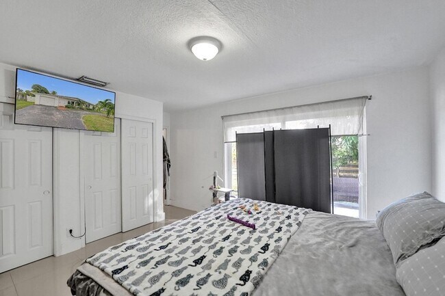 Building Photo - 3322 McKinley St