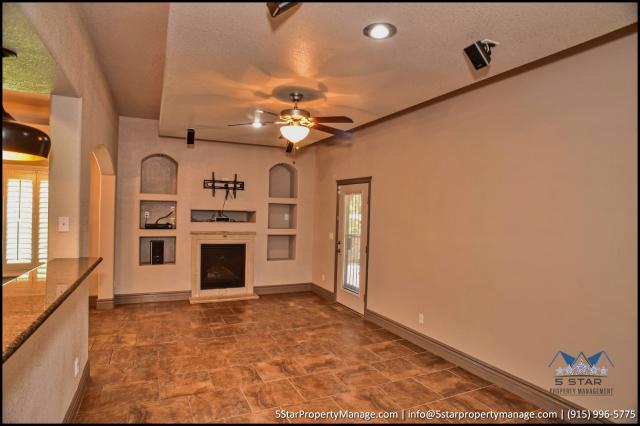 Building Photo - 3 bedroom in El Paso TX 79938