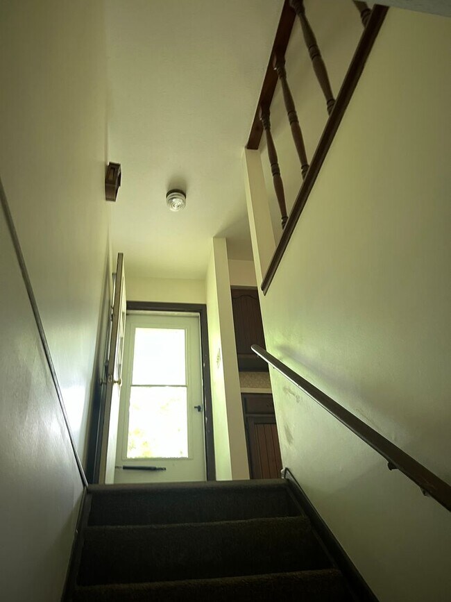 Building Photo - 5418-5422 Menlo Ct