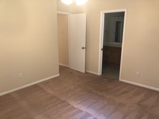 Building Photo - Single story ranch with 2 car attached gar...