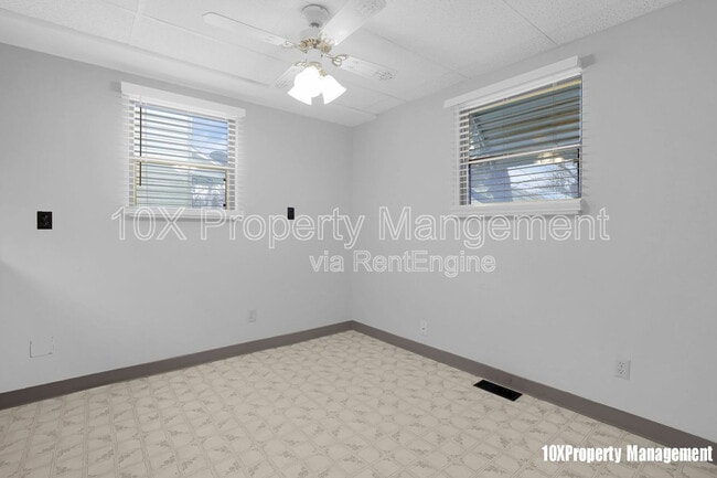 Building Photo - 563 S Burgess Ave