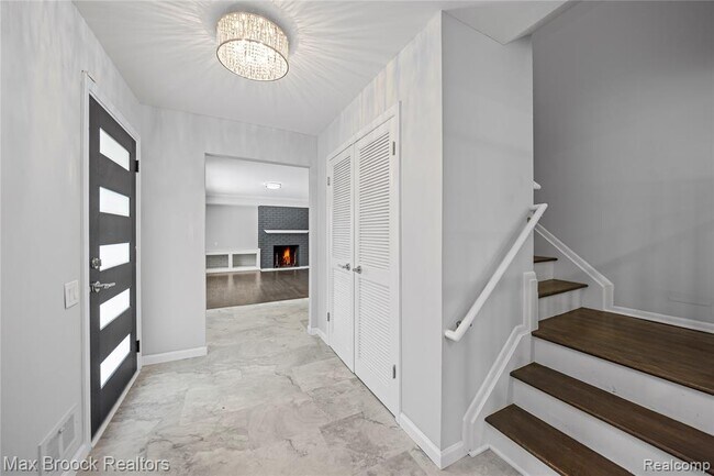 Building Photo - 2601 Lamplighter Ln