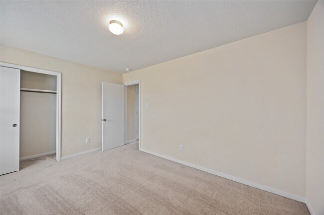 Building Photo - 1026 Carolina Wren Cir