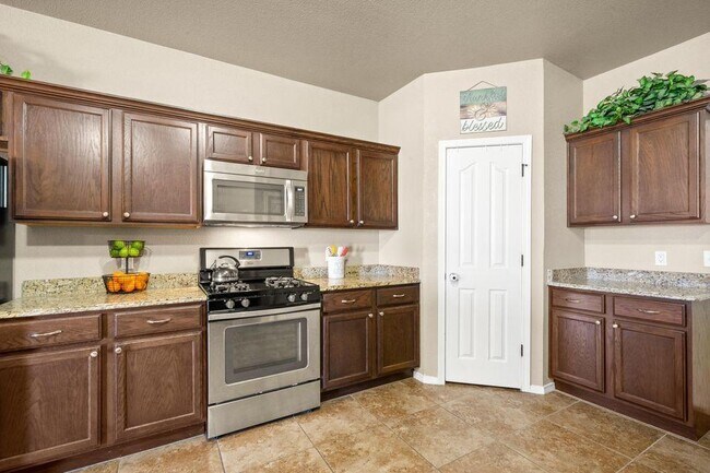 Building Photo - 5905 Speyside Dr