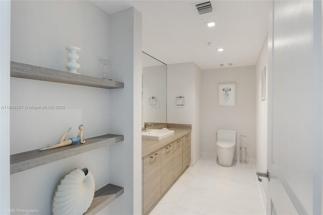 Building Photo - 400 Sunny Isles Blvd