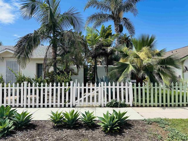 Building Photo - 705 N Ditmar St