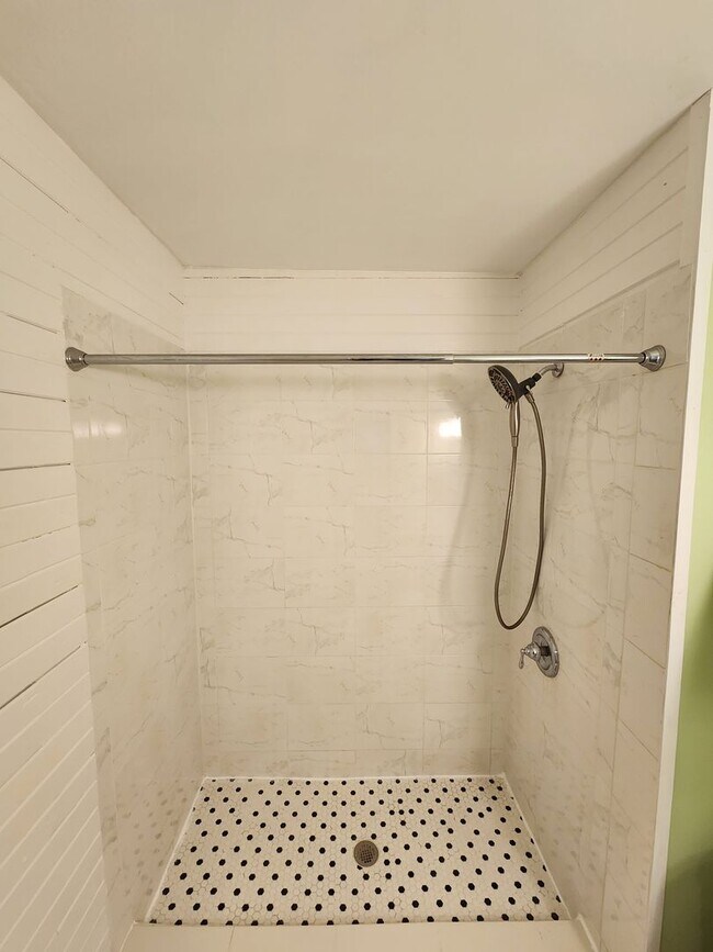 Building Photo - Chapel Hill / Finley Forest Townhouse AVAIL