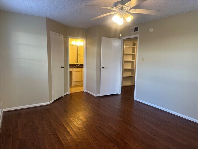 Building Photo - 2120 El Paseo St