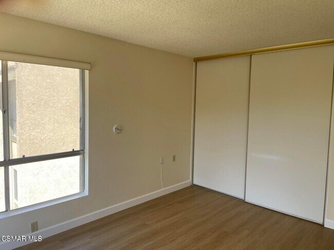 Building Photo - 286 Oak Leaf Dr
