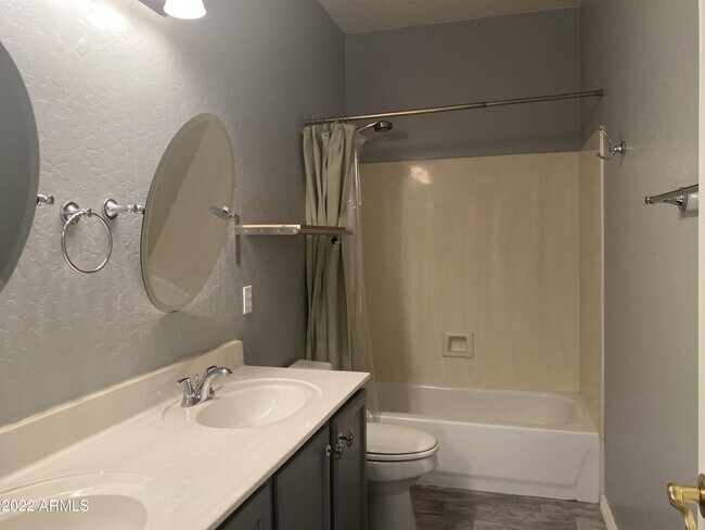 Building Photo - 5171 W Karen Dr