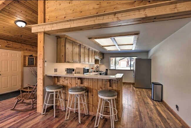 Building Photo - Gorgeous 2 Bed, 1.5 Bath Cabin Retreat on Big Creek