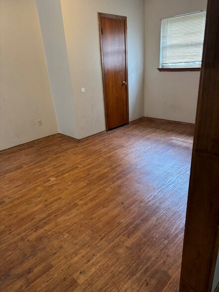 Building Photo - 750 Bonham St