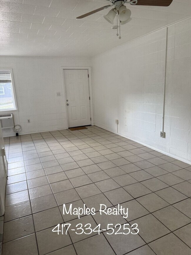 Building Photo - 152 Lotus Ave