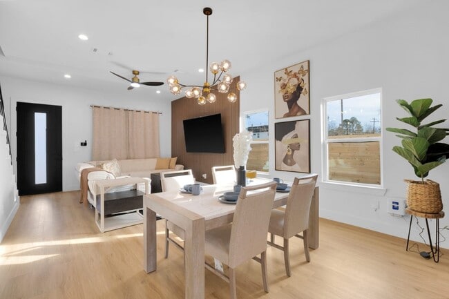 Building Photo - 6726 Dumble St