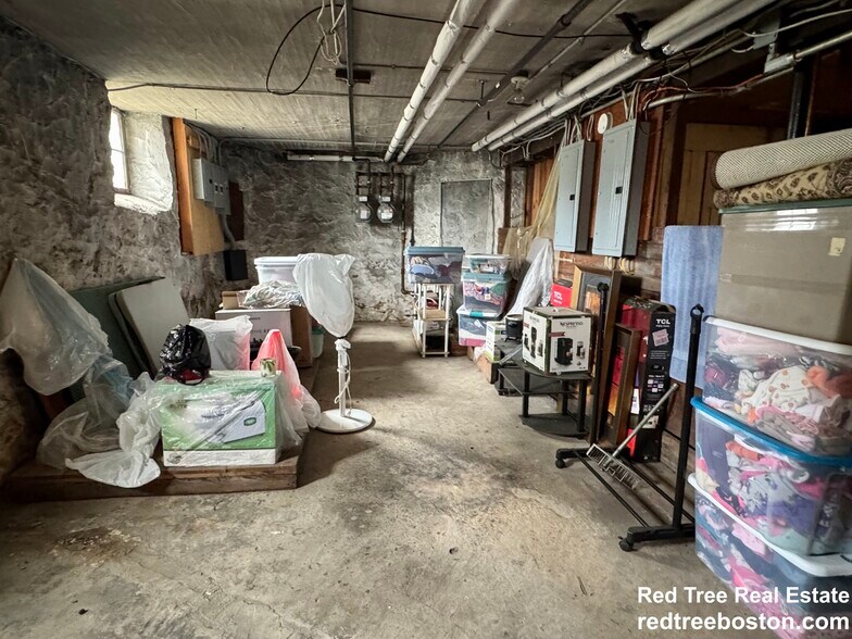 Building Photo - 108 Redlands Rd
