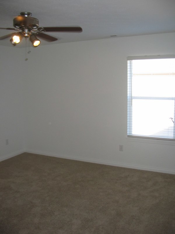 Building Photo - Fishers 4BDRM, 2.5BA home near Hamilton Town Center!