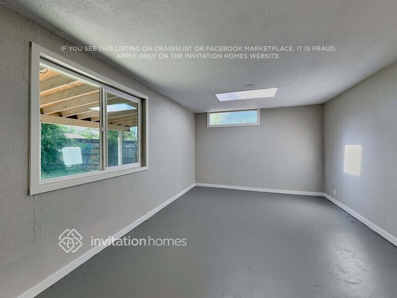 Building Photo - 5430 Crystal St