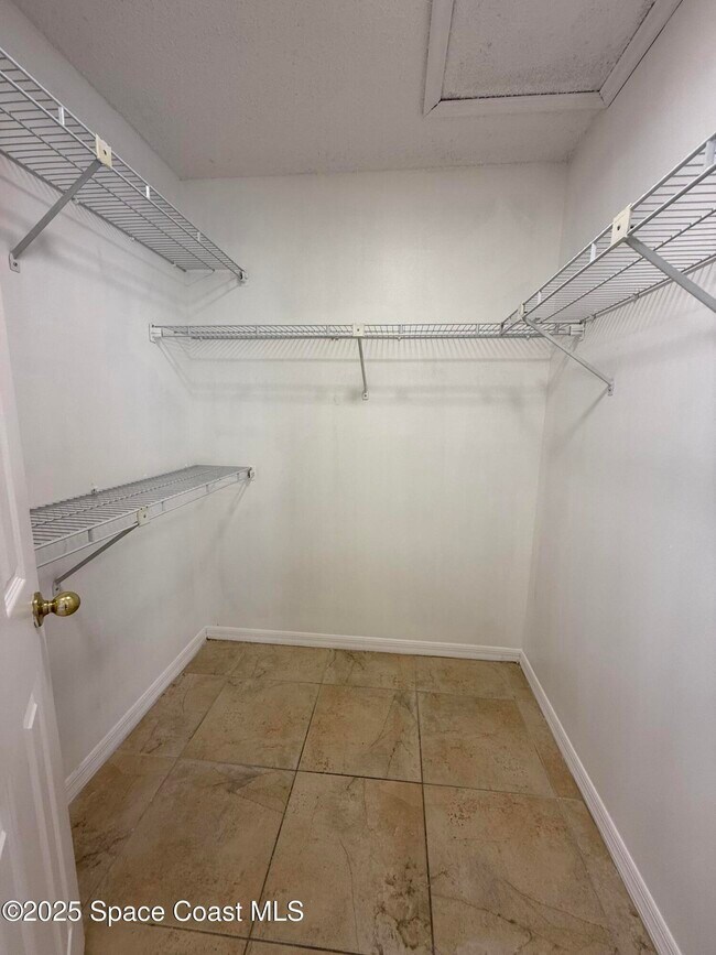 Building Photo - 4900 Volusia Ave