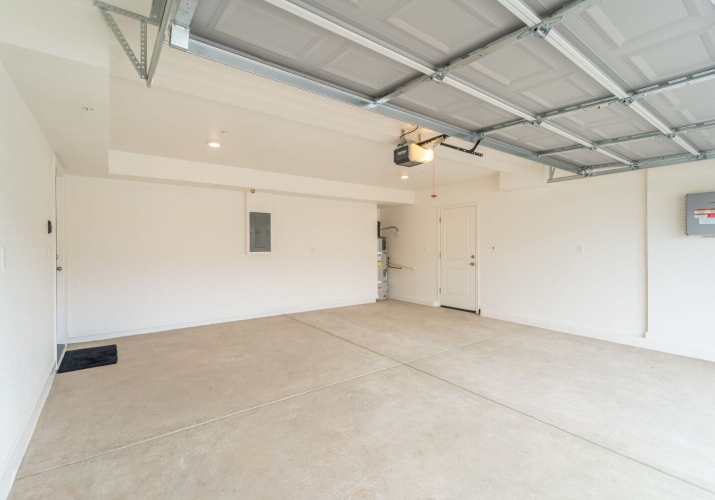 Finished 2 Car Garage - 438 Miwok Ln