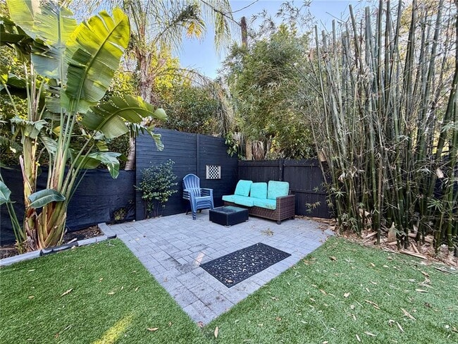 Building Photo - 844 35th Ave S