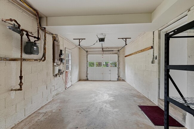 Building Photo - 1322 Cordelia Ct