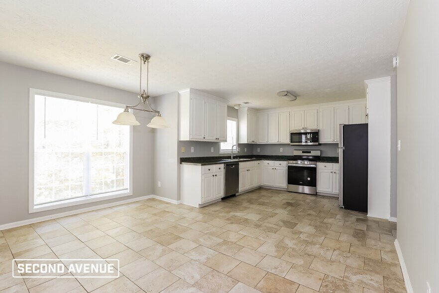 Building Photo - 512 Gatewood Dr