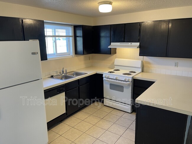 Building Photo - 4951 Basswood Dr