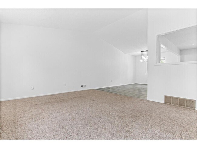 Building Photo - 1716 Evergreen Dr