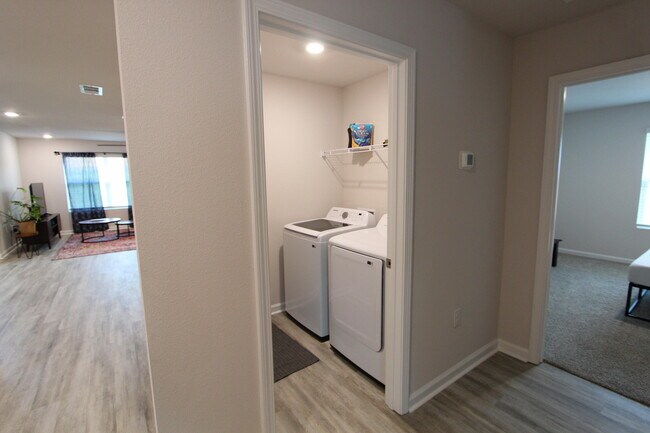 Building Photo - 3063 Jane Ln