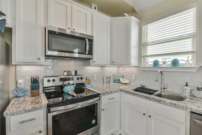 Building Photo - 4022 Fort Bend Dr