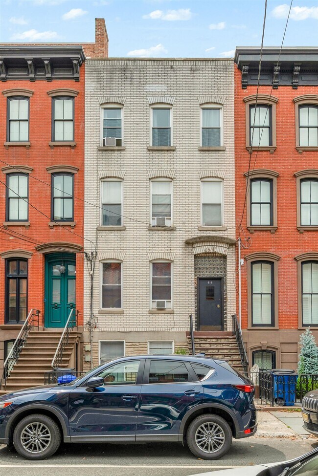 Building Photo - 612 Hudson St