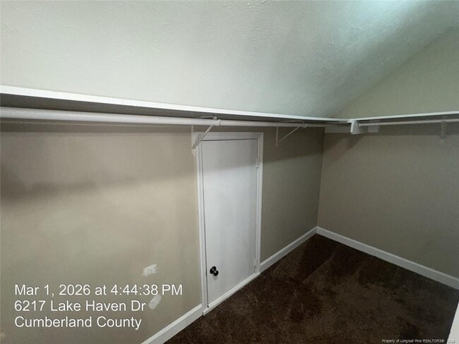 Building Photo - 6217 Lakehaven Dr