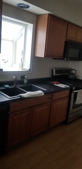 Kitchen 1 - 609 Lawn Dr
