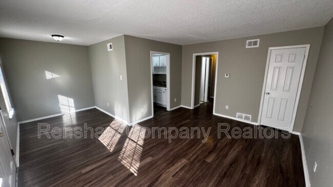 Building Photo - 3646 Rhea Ave