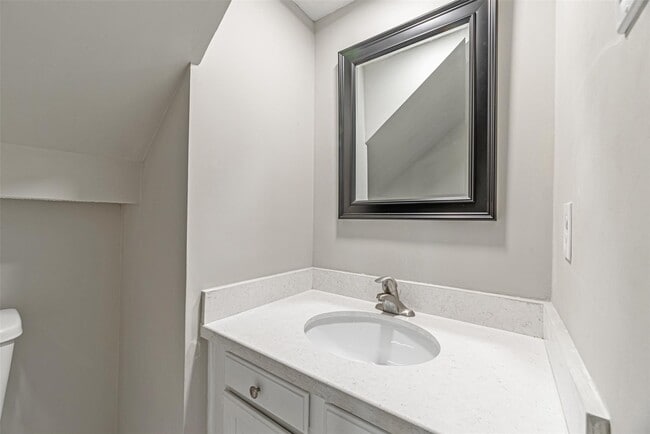 Building Photo - 14214 Misty Meadow Ln