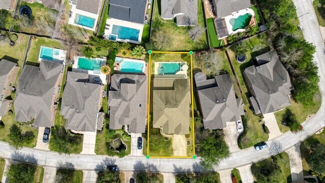 Building Photo - 14 Whispering Thicket Pl