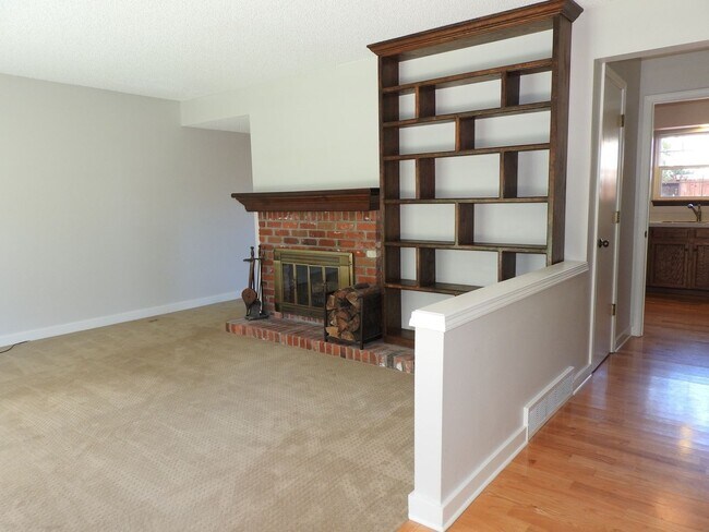 Building Photo - 8752 E Amherst Dr