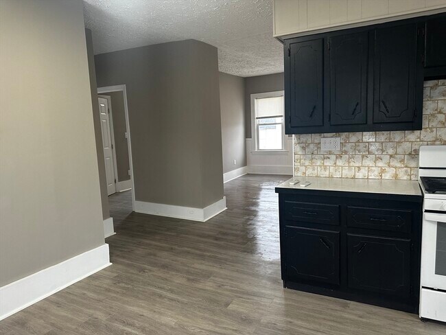 Building Photo - 60 Cove St