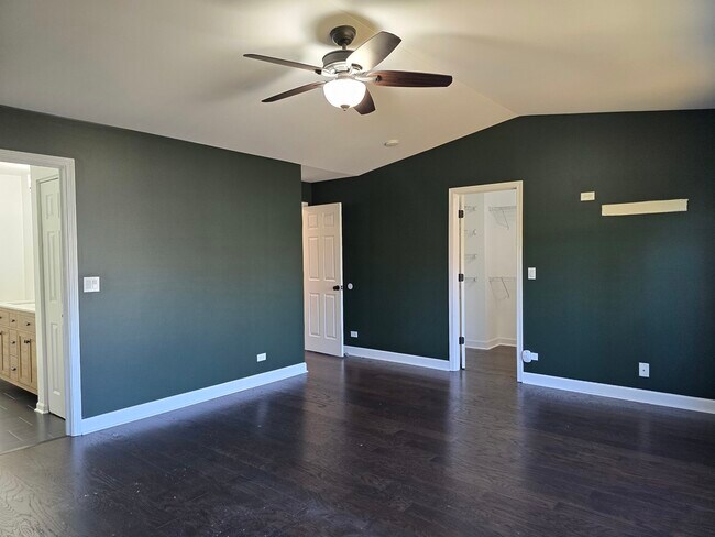 Building Photo - 1554 Millbrook Dr