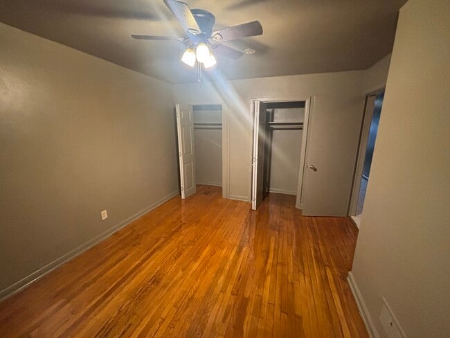 Building Photo - 915 Mapole Ave