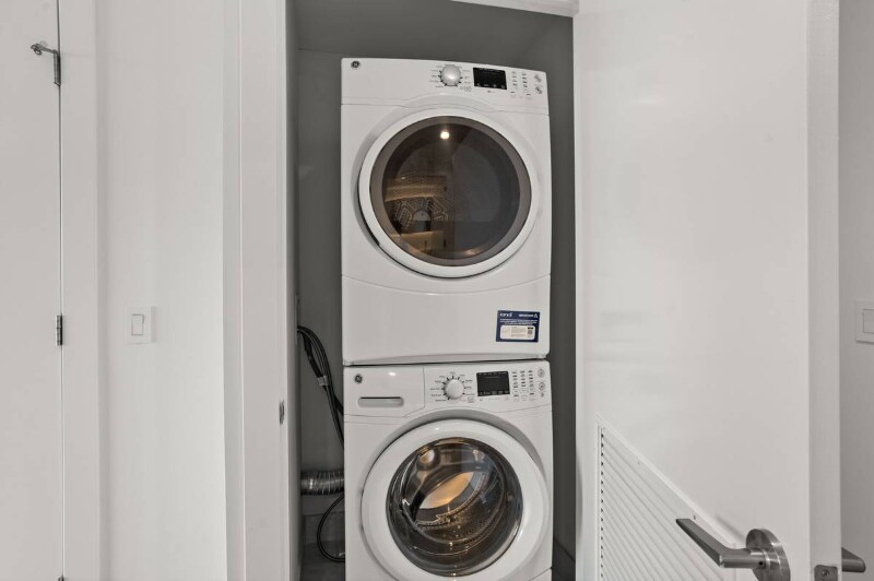 Building Photo - 1120 N Wells St