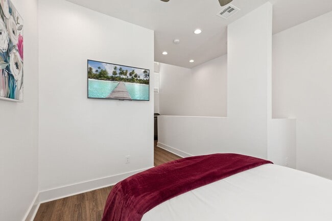 Building Photo - 106A Ash Ln