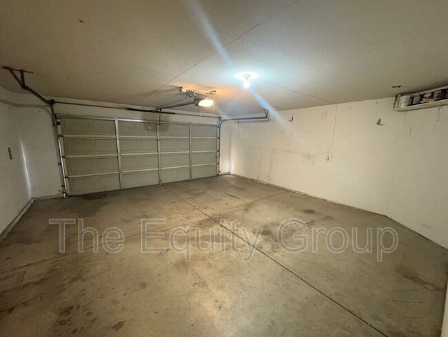 Building Photo - 2424 E Beech Ave