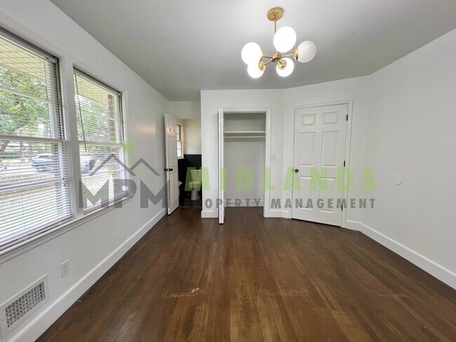 Building Photo - 1545 S Beltline Blvd