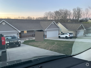 Building Photo - 228 Vanover Ln